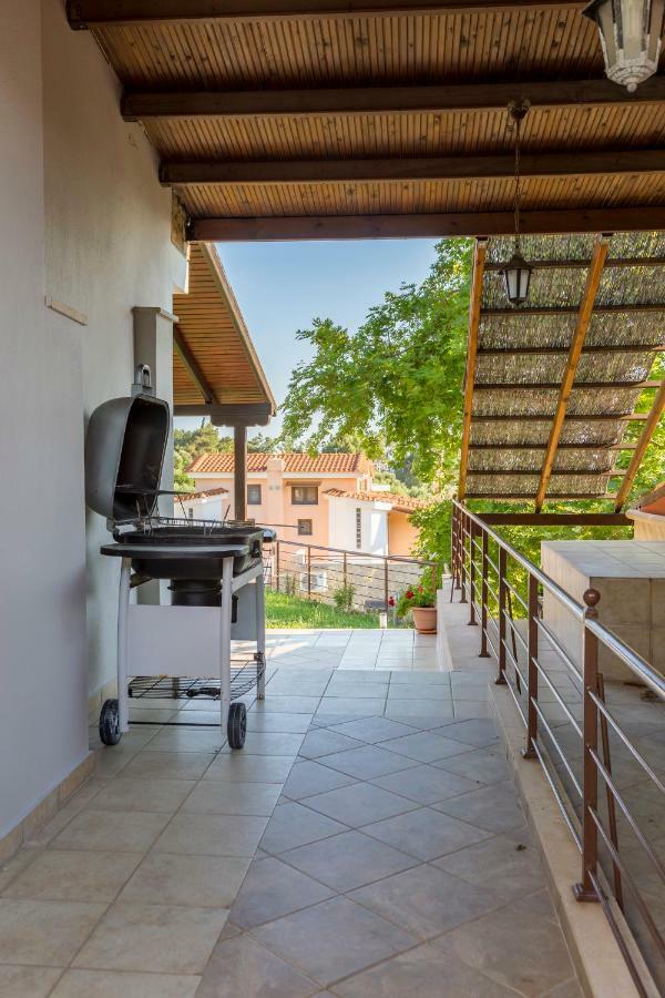 Villa Kristin 2 - 2Min Walk To Great Sandy, Shallow Beach Nikiti  Exterior photo
