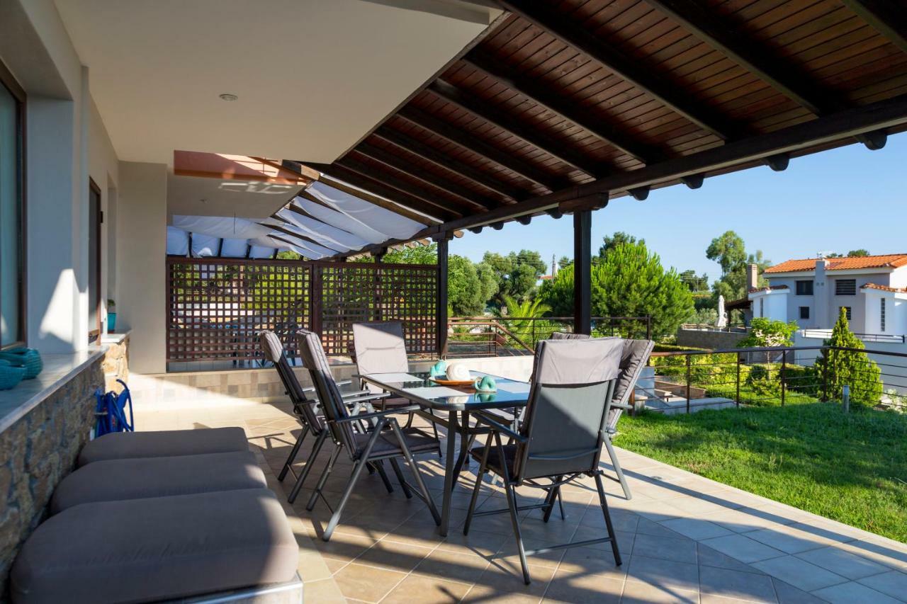 Villa Kristin 2 - 2Min Walk To Great Sandy, Shallow Beach Nikiti  Exterior photo